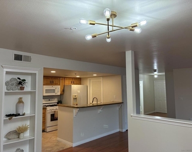 150 N River Cir - Photo Thumbnail 17