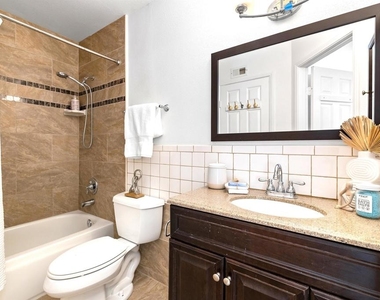 8811 Gilman Dr - Photo Thumbnail 6