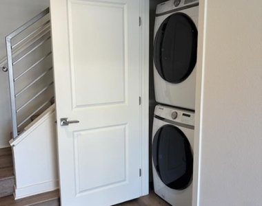 2675 Roosevelt St - Photo Thumbnail 7