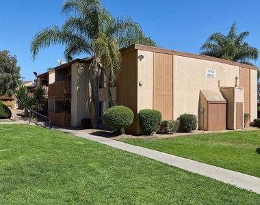 1051 Rock Springs Rd - Photo Thumbnail 18