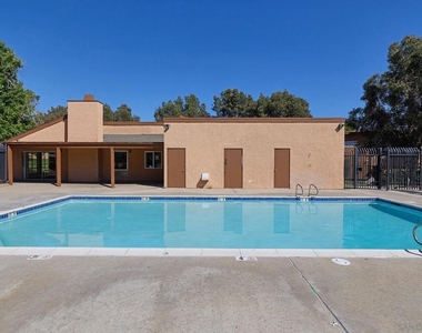1051 Rock Springs Rd - Photo Thumbnail 21
