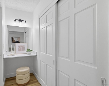 1051 Rock Springs Rd - Photo Thumbnail 9