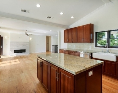1420 Ashland Avenue - Photo Thumbnail 9
