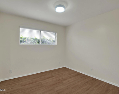 12754 Addison Street - Photo Thumbnail 25