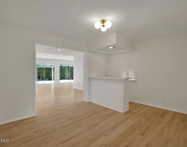 12754 Addison Street - Photo Thumbnail 11