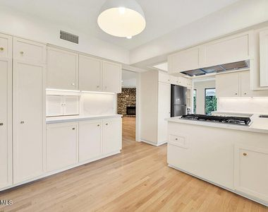 12754 Addison Street - Photo Thumbnail 14