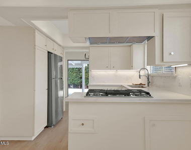 12754 Addison Street - Photo Thumbnail 15