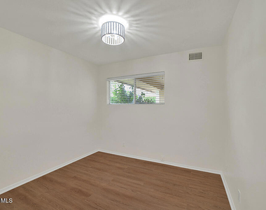 12754 Addison Street - Photo Thumbnail 20