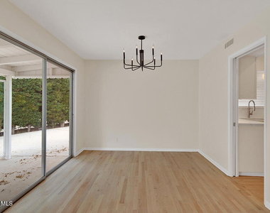 12754 Addison Street - Photo Thumbnail 10