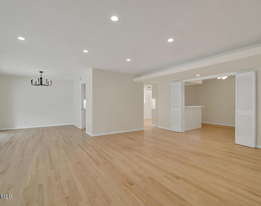 12754 Addison Street - Photo Thumbnail 3