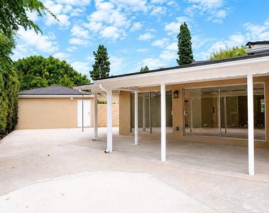 12754 Addison Street - Photo Thumbnail 4
