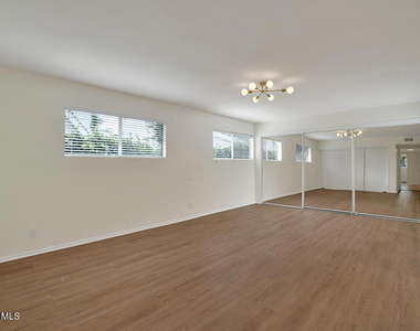 12754 Addison Street - Photo Thumbnail 27