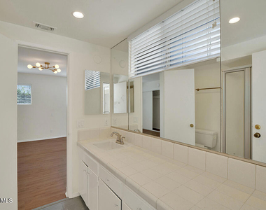 12754 Addison Street - Photo Thumbnail 29