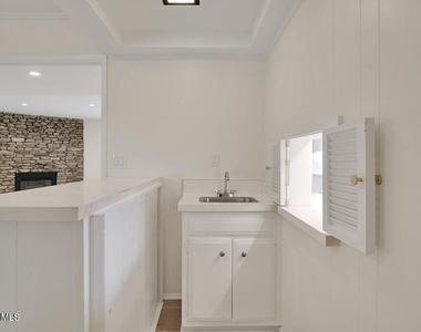 12754 Addison Street - Photo Thumbnail 13