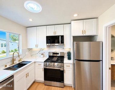 8324 Bardwell Avenue - Photo Thumbnail 8