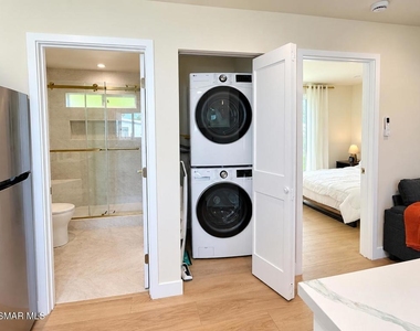 8324 Bardwell Avenue - Photo Thumbnail 15