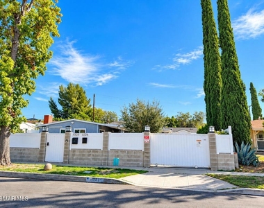 8324 Bardwell Avenue - Photo Thumbnail 22
