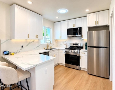 8324 Bardwell Avenue - Photo Thumbnail 6