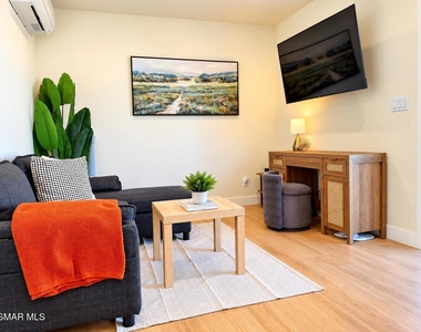 8324 Bardwell Avenue - Photo Thumbnail 4