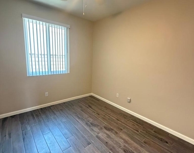 4944 Monument Street - Photo Thumbnail 14