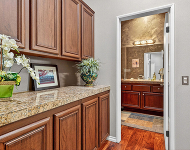 128 Kavenish Drive - Photo Thumbnail 23