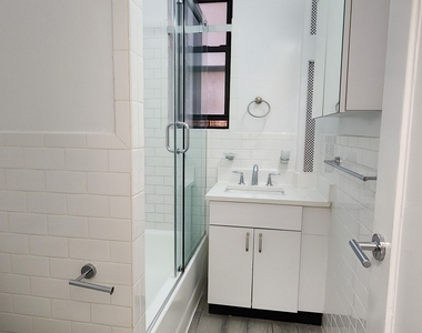 71 West 12th Street - Photo Thumbnail 3