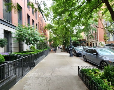 71 West 12th Street - Photo Thumbnail 5