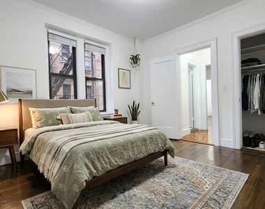 71 West 12th Street - Photo Thumbnail 2
