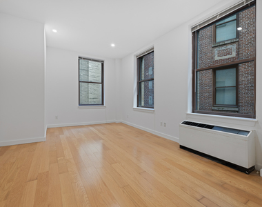 37 Wall Street - Photo Thumbnail 1