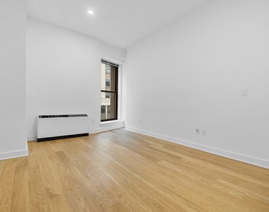 37 Wall Street - Photo Thumbnail 4