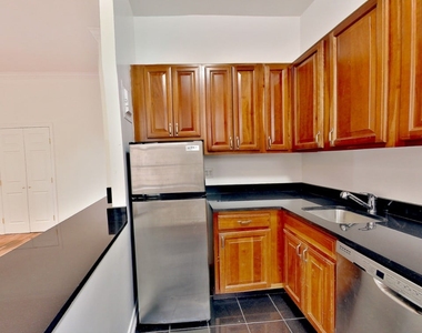 West 85th Street - Photo Thumbnail 2
