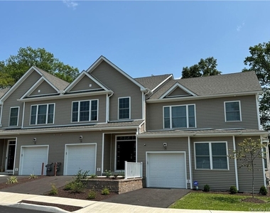 16 Pinto Road W - Photo Thumbnail 4