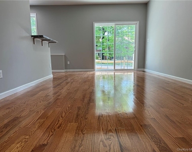 16 Pinto Road W - Photo Thumbnail 7