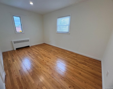 32 Garnet Lane - Photo Thumbnail 4