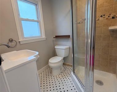 32 Garnet Lane - Photo Thumbnail 9