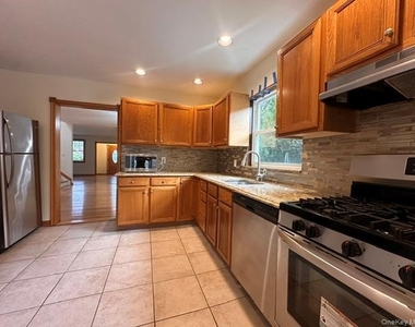 22 Cedar Street - Photo Thumbnail 6