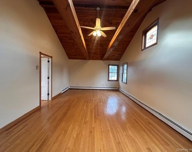 22 Cedar Street - Photo Thumbnail 16