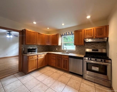 22 Cedar Street - Photo Thumbnail 5