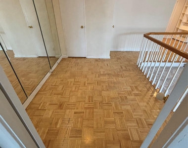 9810 64th Avenue - Photo Thumbnail 5