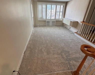 9810 64th Avenue - Photo Thumbnail 7