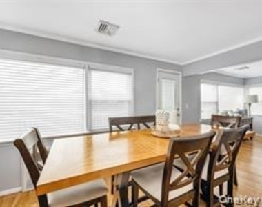 625 E Beech Street - Photo Thumbnail 4