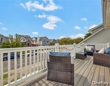 625 E Beech Street - Photo Thumbnail 9