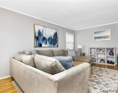 625 E Beech Street - Photo Thumbnail 7