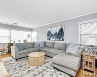 625 E Beech Street - Photo Thumbnail 5