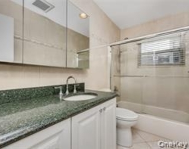 625 E Beech Street - Photo Thumbnail 12