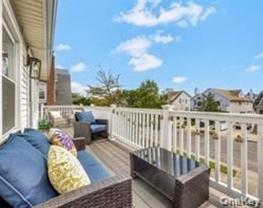 625 E Beech Street - Photo Thumbnail 10