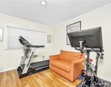 625 E Beech Street - Photo Thumbnail 14