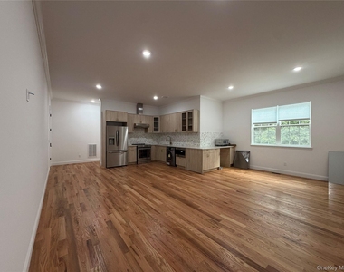 83 Milmay Avenue - Photo Thumbnail 7