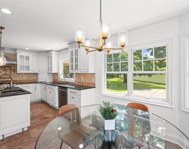 467 Hempstead - Photo Thumbnail 4