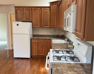 10 Torrey Lane - Photo Thumbnail 1